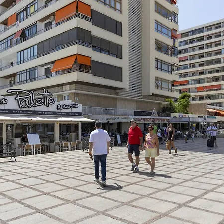 Apartment Prime Location 2-bedroom With Seaviews In *