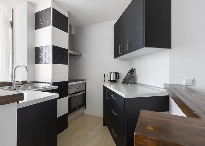 Prime Location With Seaviews In Torremolinos