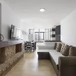 דירה Prime Location With Seaviews In טורמולינוס