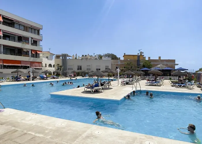 Prime Location With Seaviews In * توريمولينوس