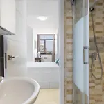 Prime Location With Seaviews In Apartment *
